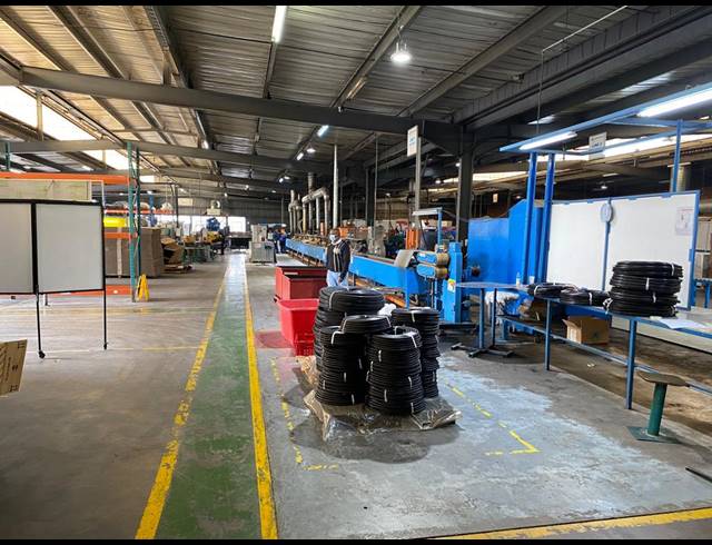4,580M² WAREHOUSE TO LET IN ROSSLYN